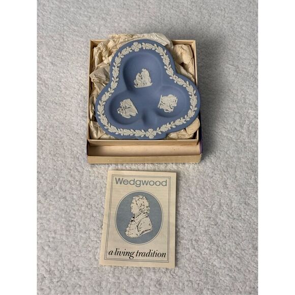 Wedgwood Blue Jasperware Clover Tray/Vintage in Original Box - Picture 1 of 16
